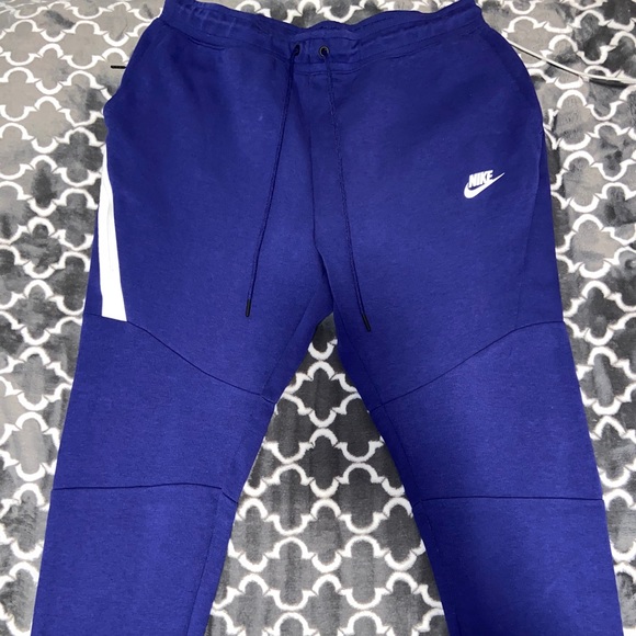 Nike Tech - Picture 3 of 8